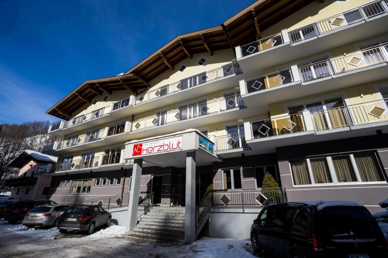 Hotel Herzblut Saalbach Exterior photo