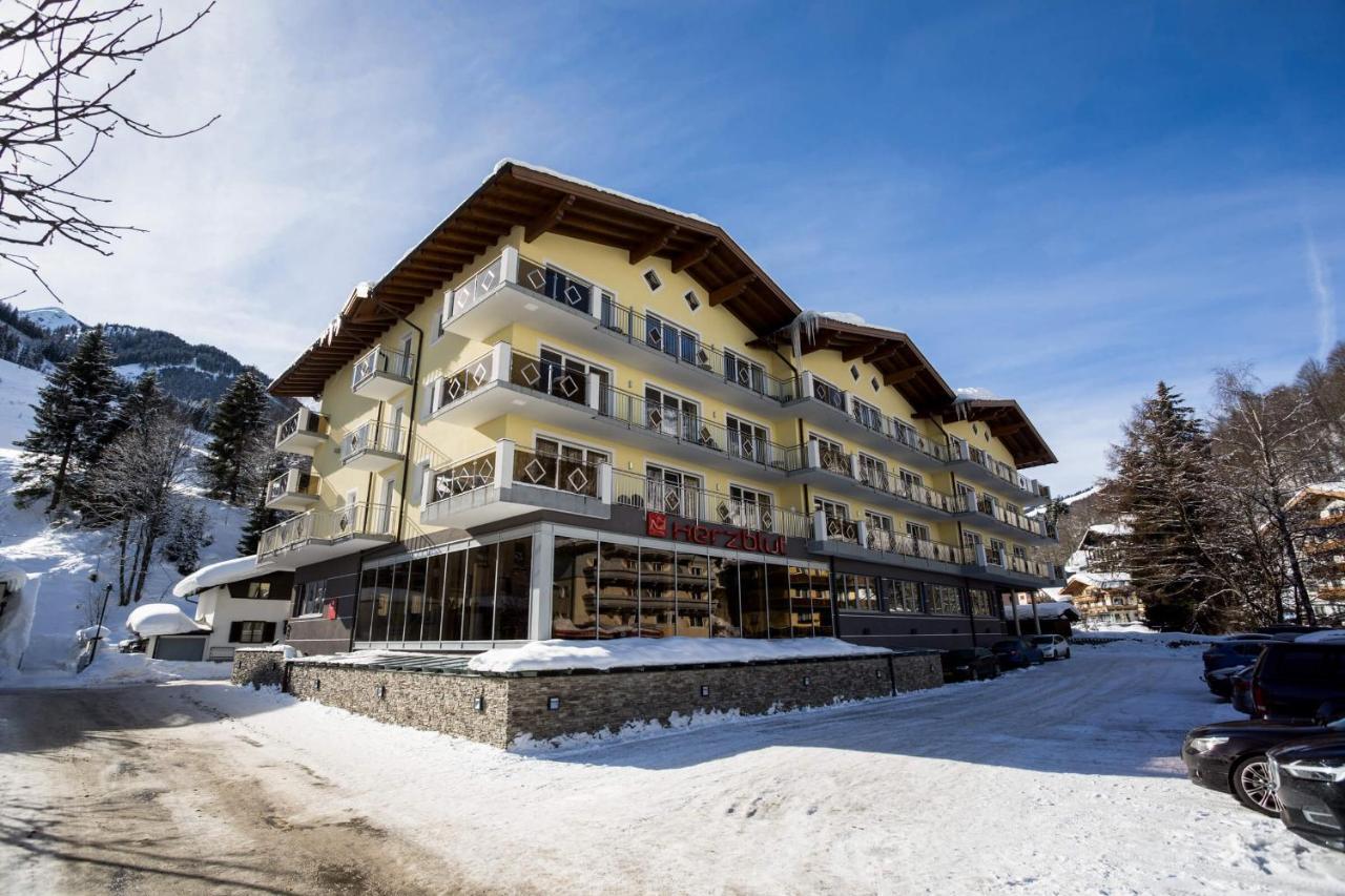 Hotel Herzblut Saalbach Exterior photo